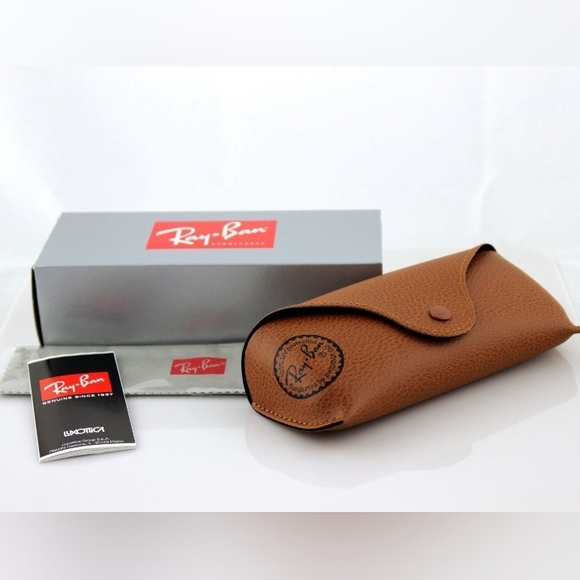 LIKE NEW RayBan Aviator RB3025 Black Ray ban Sunglasses - Picture 12 of 16